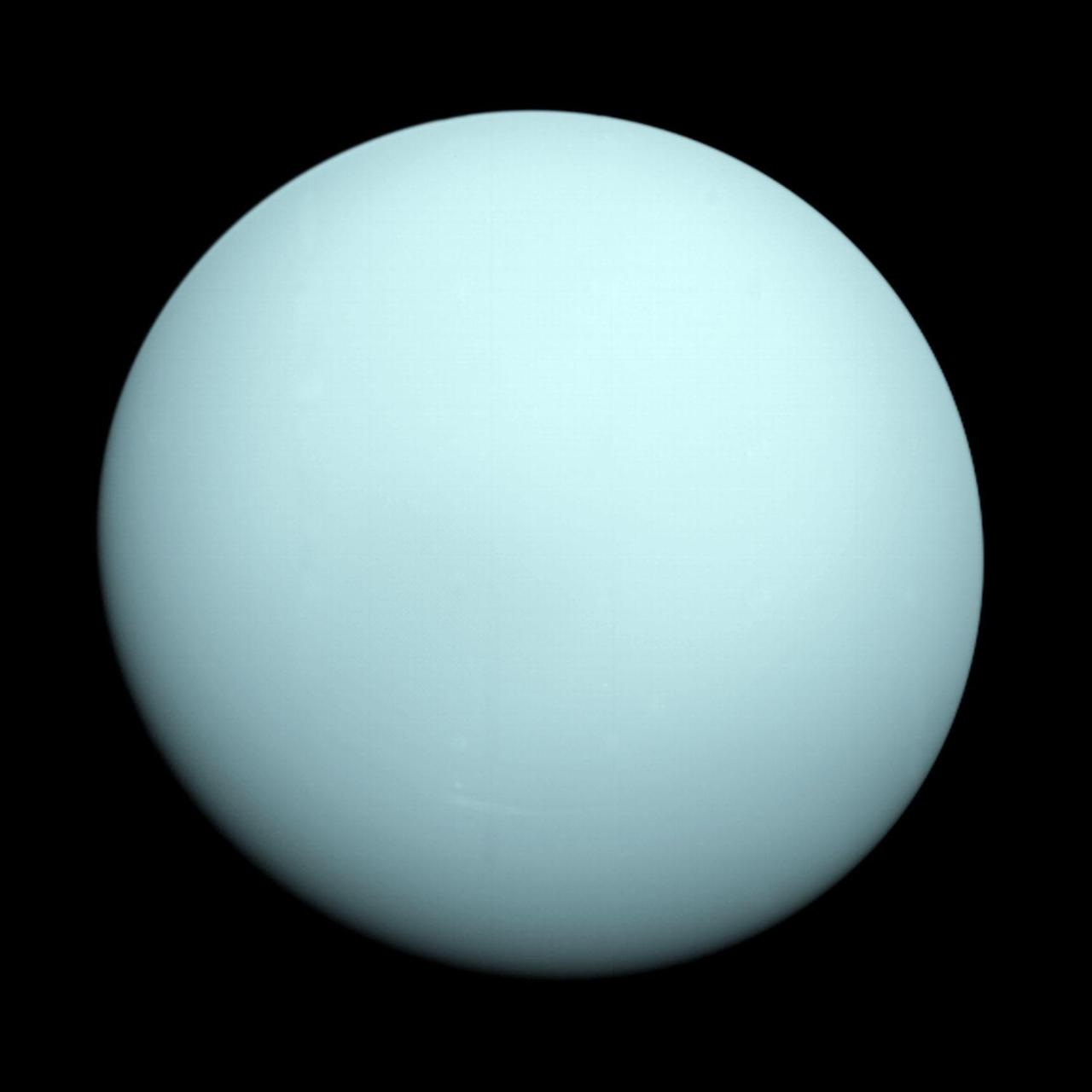 Uranus, l'autre géante de glace où il pleut des diamants, photographiée par Voyager 2 — le seul vaisseau à l'avoir jamais survolée. Crédit : NASA/JPL-Caltech (domaine public).