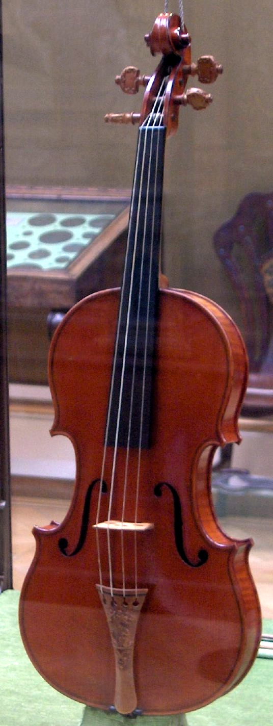 Le Stradivarius « Messie » de 1716, l'un des violons les mieux conservés qu'Antonio Stradivari ait jamais fabriqués, exposé à l'Ashmolean Museum — Crédit : Pruneau (CC BY-SA 3.0, Wikimedia Commons)
